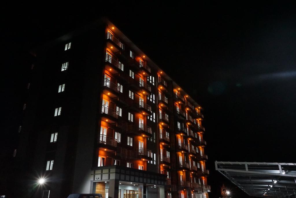 Tai-Shan Suites Ratchaburi Exterior foto
